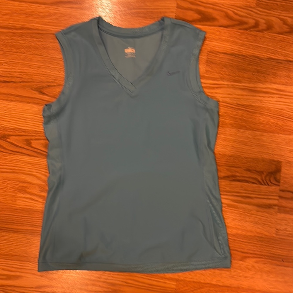 Nike sleeveless dri fit top
